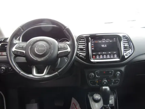 More photos of 2019 Jeep Compass Limited at Pettijohn Auto Center, MO