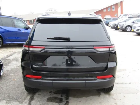More photos of 2024 Jeep Grand Cherokee Altitude X at Pettijohn Auto Center, MO