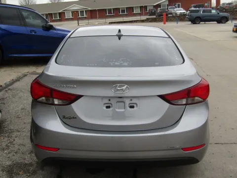 More photos of 2015 Hyundai Elantra SE at Pettijohn Auto Center, MO