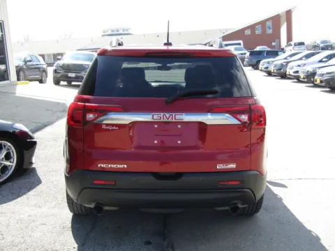 More photos of 2019 GMC Acadia SLT-1 at Pettijohn Auto Center, MO