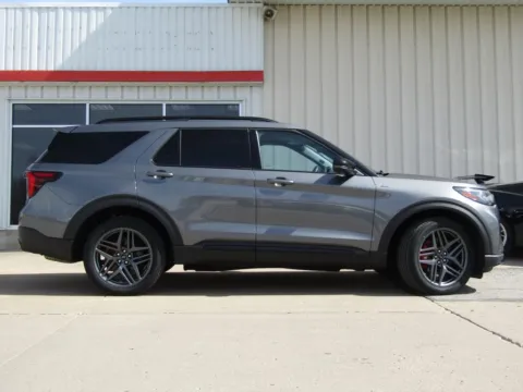 Photos of 2025 Ford Explorer ST-Line for sale in Bethany, MO at Pettijohn Auto Center
