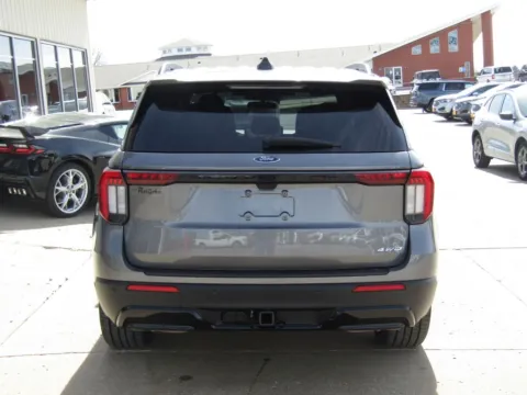 More photos of 2025 Ford Explorer ST-Line at Pettijohn Auto Center, MO