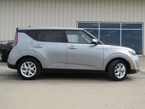 Photos of 2024 Kia Soul LX for sale in Bethany, MO at Pettijohn Auto Center
