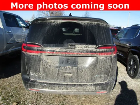 More photos of 2024 Chrysler Pacifica Hybrid Select at Pettijohn Auto Center, MO