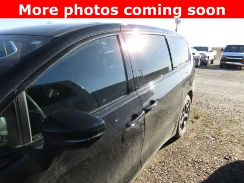 Photos of 2024 Chrysler Pacifica Hybrid Select for sale in Bethany, MO at Pettijohn Auto Center