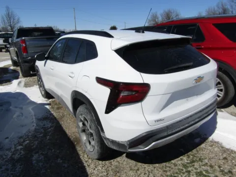 Another view of 2025 Chevrolet Trax LT for sale in Bethany, MO at Pettijohn Auto Center