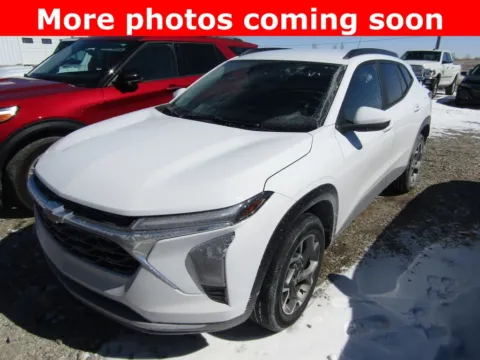 White 2025 Chevrolet Trax LT for sale in Bethany, MO