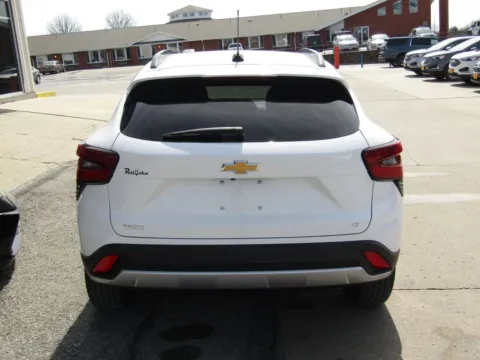 More photos of 2025 Chevrolet Trax LT at Pettijohn Auto Center, MO