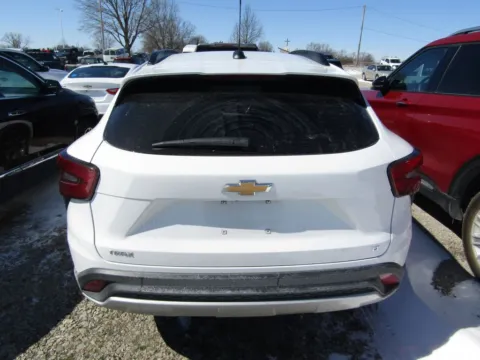 More photos of 2025 Chevrolet Trax LT at Pettijohn Auto Center, MO
