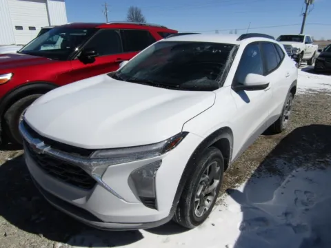 White 2025 Chevrolet Trax LT for sale in Bethany, MO