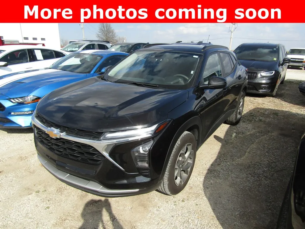 Used 2025 Chevrolet Trax LT with VIN KL77LHEP8SC180238 for sale in Kansas City