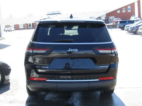 More photos of 2021 Jeep Grand Cherokee L Limited at Pettijohn Auto Center, MO