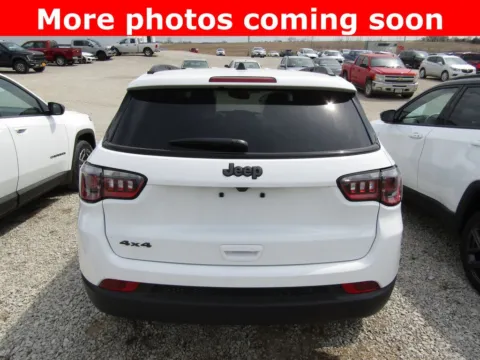More photos of 2026 Jeep Compass Latitude at Pettijohn Auto Center, MO