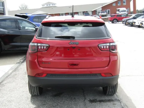 More photos of 2026 Jeep Compass Latitude at Pettijohn Auto Center, MO