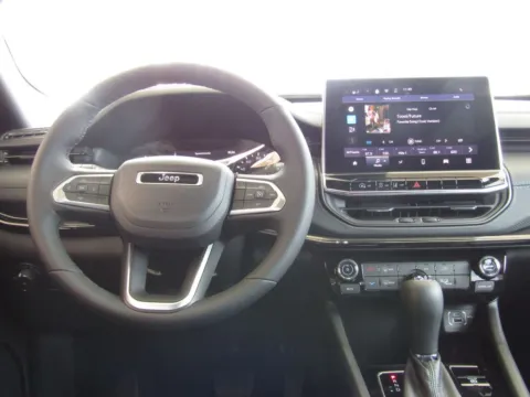 More photos of 2026 Jeep Compass Latitude at Pettijohn Auto Center, MO