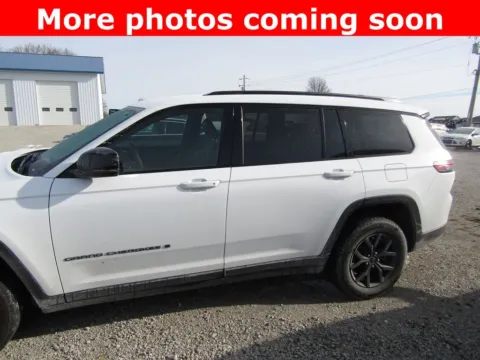 Photos of 2024 Jeep Grand Cherokee L Altitude for sale in Bethany, MO at Pettijohn Auto Center