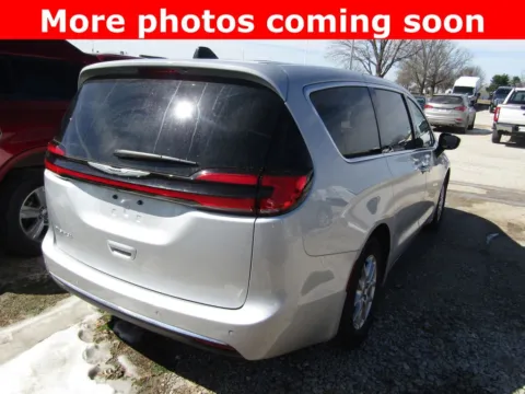 More photos of 2024 Chrysler Pacifica Touring L at Pettijohn Auto Center, MO