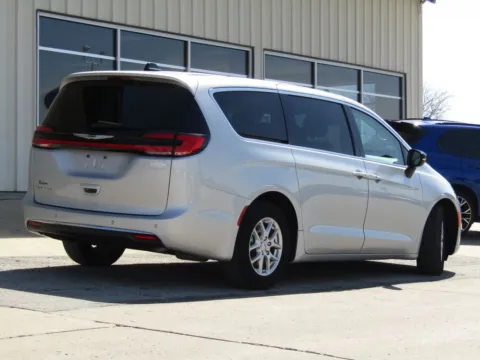 Another view of 2024 Chrysler Pacifica Touring L for sale in Bethany, MO at Pettijohn Auto Center