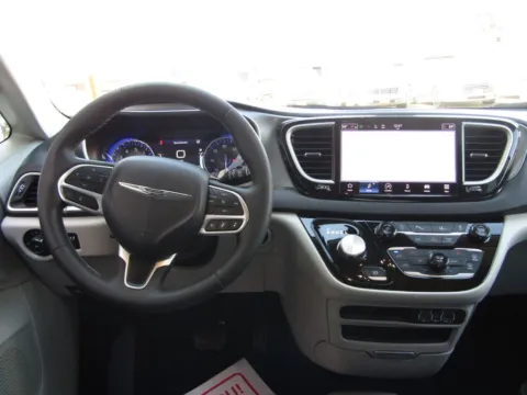More photos of 2024 Chrysler Pacifica Touring L at Pettijohn Auto Center, MO