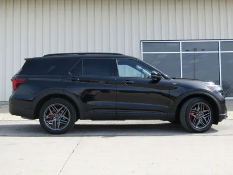 Photos of 2025 Ford Explorer ST-Line for sale in Bethany, MO at Pettijohn Auto Center