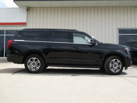 Photos of 2025 Ford Expedition Max Active for sale in Bethany, MO at Pettijohn Auto Center