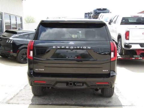 More photos of 2025 Ford Expedition Max Active at Pettijohn Auto Center, MO