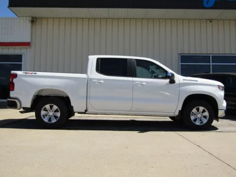 Photos of 2026 Chevrolet Silverado 1500 LT for sale in Bethany, MO at Pettijohn Auto Center