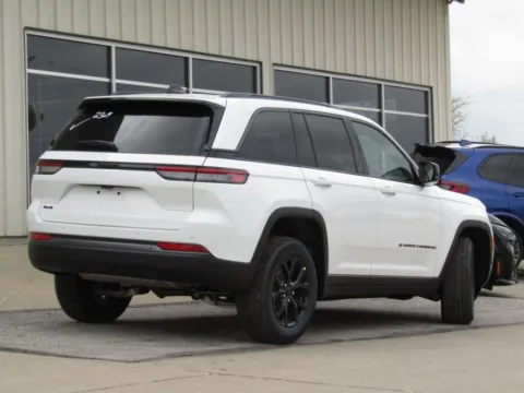 Another view of 2026 Jeep Grand Cherokee Altitude for sale in Bethany, MO at Pettijohn Auto Center