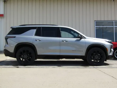 Photos of 2026 Chevrolet Traverse RS for sale in Bethany, MO at Pettijohn Auto Center
