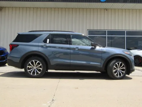 Photos of 2026 Ford Explorer ST-Line for sale in Bethany, MO at Pettijohn Auto Center