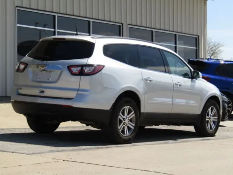 Another view of 2016 Chevrolet Traverse 2LT for sale in Bethany, MO at Pettijohn Auto Center