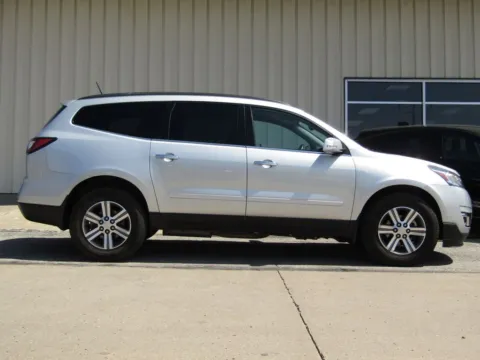 Photos of 2016 Chevrolet Traverse 2LT for sale in Bethany, MO at Pettijohn Auto Center