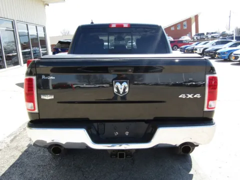 More photos of 2018 Ram 1500 Laramie at Pettijohn Auto Center, MO