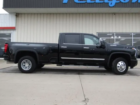Photos of 2026 Chevrolet Silverado 3500HD High Country for sale in Bethany, MO at Pettijohn Auto Center