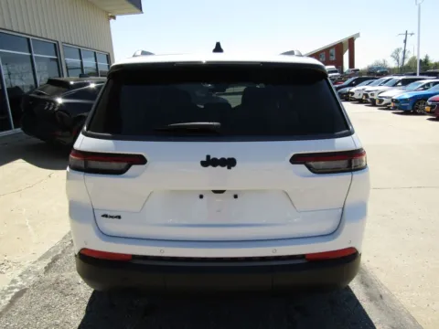 More photos of 2026 Jeep Grand Cherokee L Laredo at Pettijohn Auto Center, MO