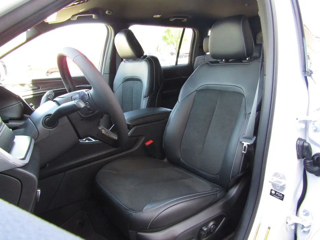 2026 Jeep Grand Cherokee L Laredo - Photo 22