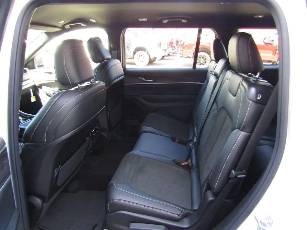 2026 Jeep Grand Cherokee L Laredo - Photo 33