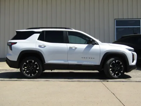 Photos of 2026 Chevrolet Equinox RS for sale in Bethany, MO at Pettijohn Auto Center