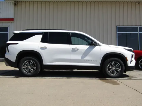 Photos of 2026 Chevrolet Traverse LT for sale in Bethany, MO at Pettijohn Auto Center