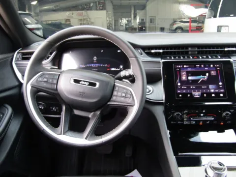 More photos of 2024 Jeep Grand Cherokee L Altitude X at Pettijohn Auto Center, MO