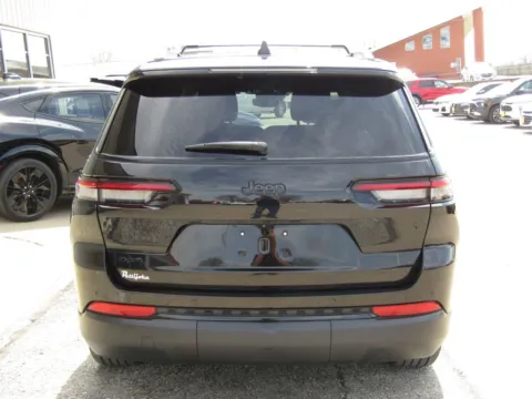 More photos of 2024 Jeep Grand Cherokee L Altitude X at Pettijohn Auto Center, MO