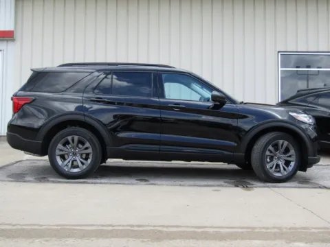 Photos of 2026 Ford Explorer Active for sale in Bethany, MO at Pettijohn Auto Center
