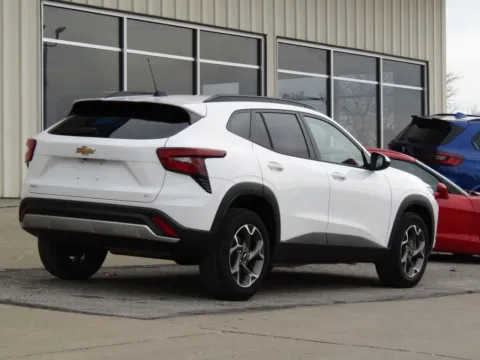 Another view of 2025 Chevrolet Trax LT for sale in Bethany, MO at Pettijohn Auto Center