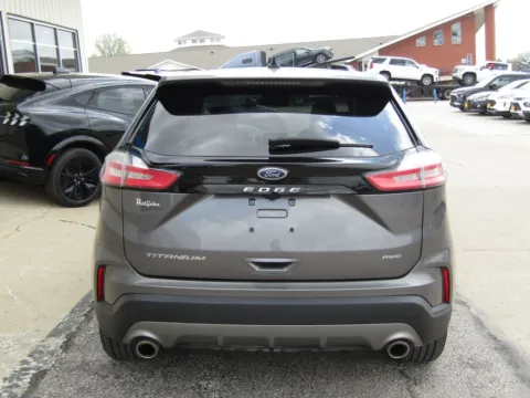 More photos of 2023 Ford Edge Titanium at Pettijohn Auto Center, MO
