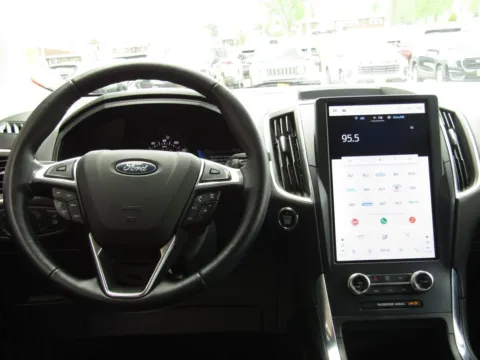More photos of 2023 Ford Edge Titanium at Pettijohn Auto Center, MO