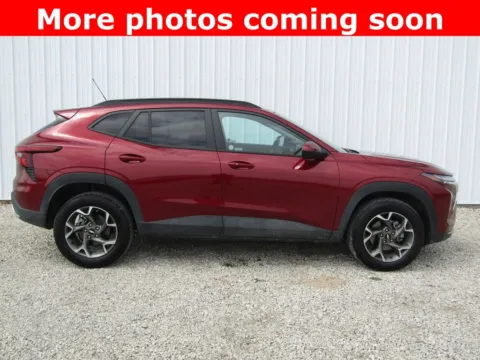 Photos of 2025 Chevrolet Trax LT for sale in Bethany, MO at Pettijohn Auto Center