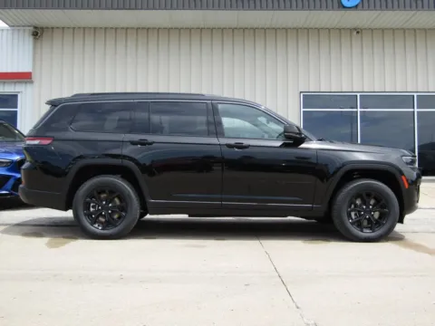 Photos of 2026 Jeep Grand Cherokee L Altitude for sale in Bethany, MO at Pettijohn Auto Center