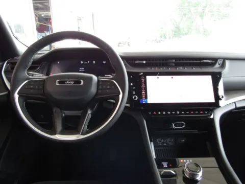 More photos of 2026 Jeep Grand Cherokee L Altitude at Pettijohn Auto Center, MO