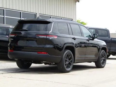 Another view of 2026 Jeep Grand Cherokee L Altitude for sale in Bethany, MO at Pettijohn Auto Center