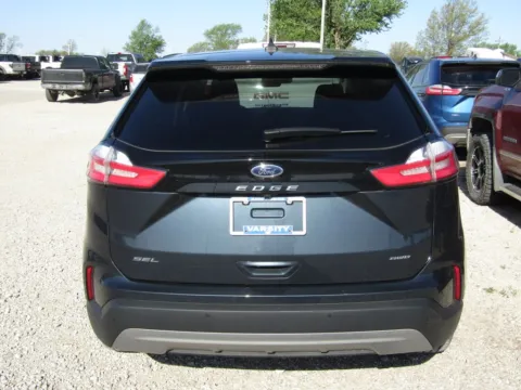 More photos of 2024 Ford Edge SEL at Pettijohn Auto Center, MO